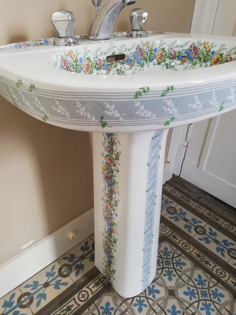 Wastafel op zuil met bloemen lichtblauwe decorrand 57x44x81, Ophalen