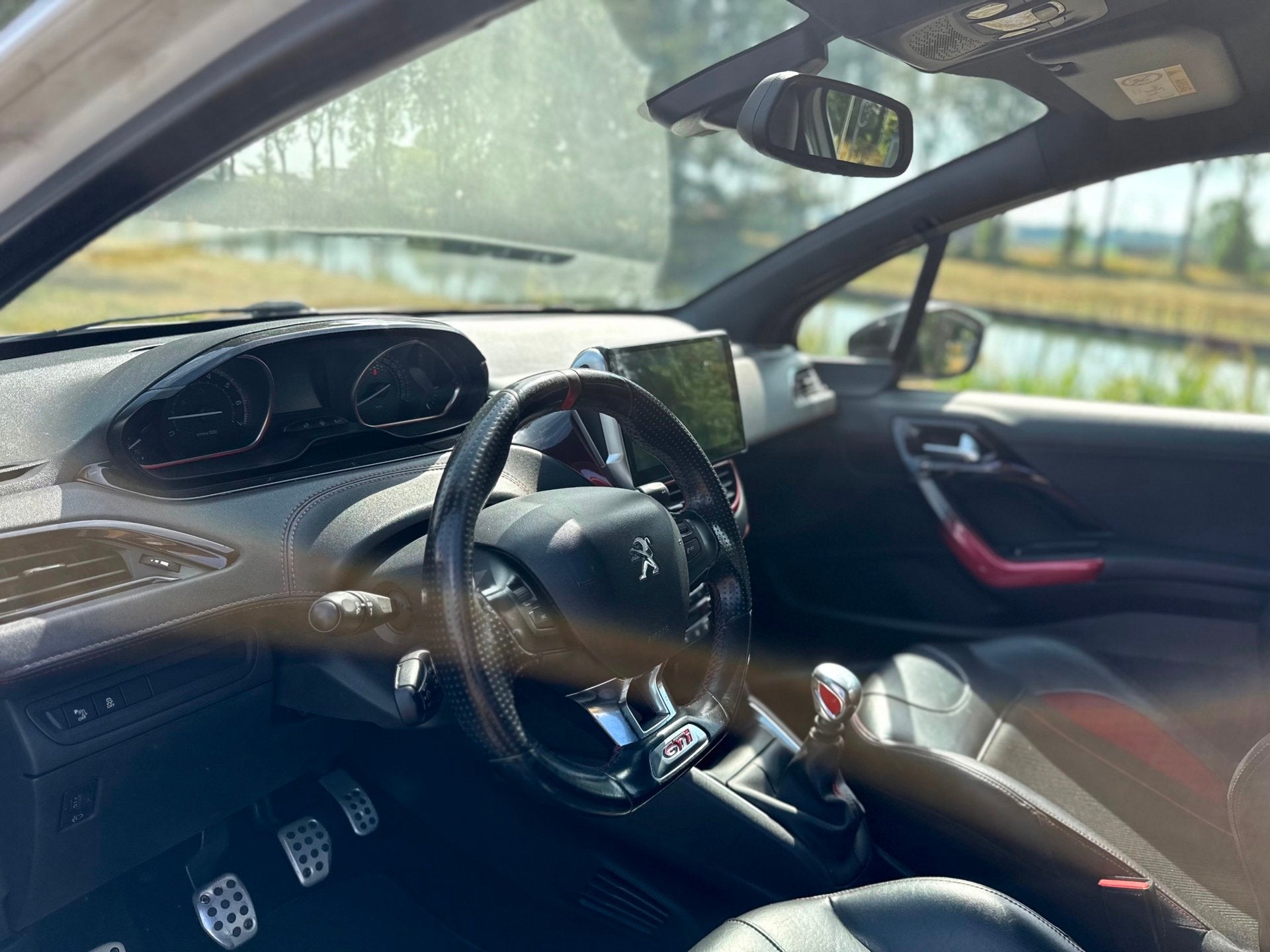 Foto 7 van Peugeot 208 1.6 THP GTi|Airco|Navigatie|Apk