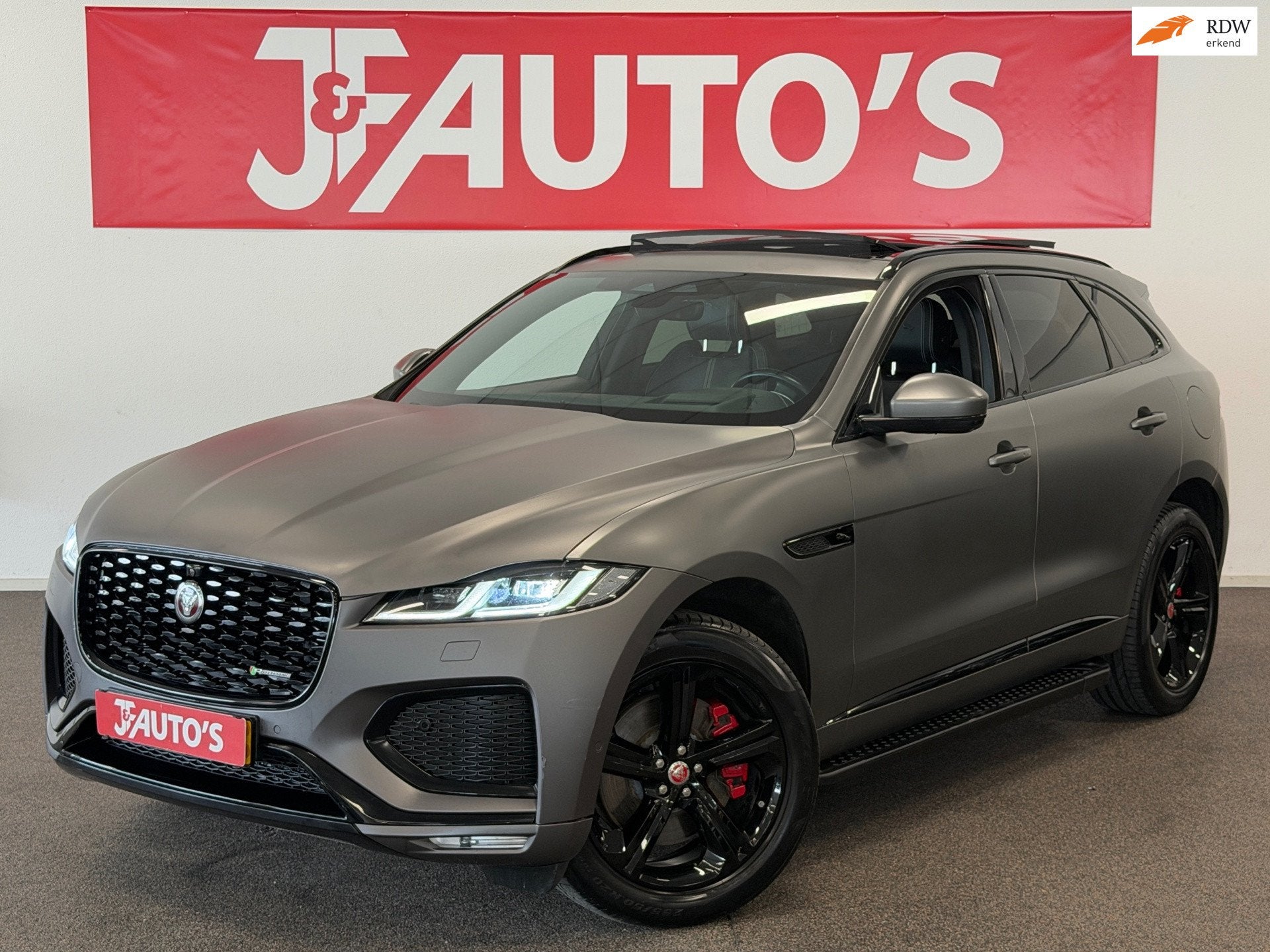 Jaguar F-PACE 2.0 P400e PHEV| NAVIGATEI\CAMERA| LEDER | PANO, Auto's, Automaat, Gebruikt, 4 cilinders, Bedrijf