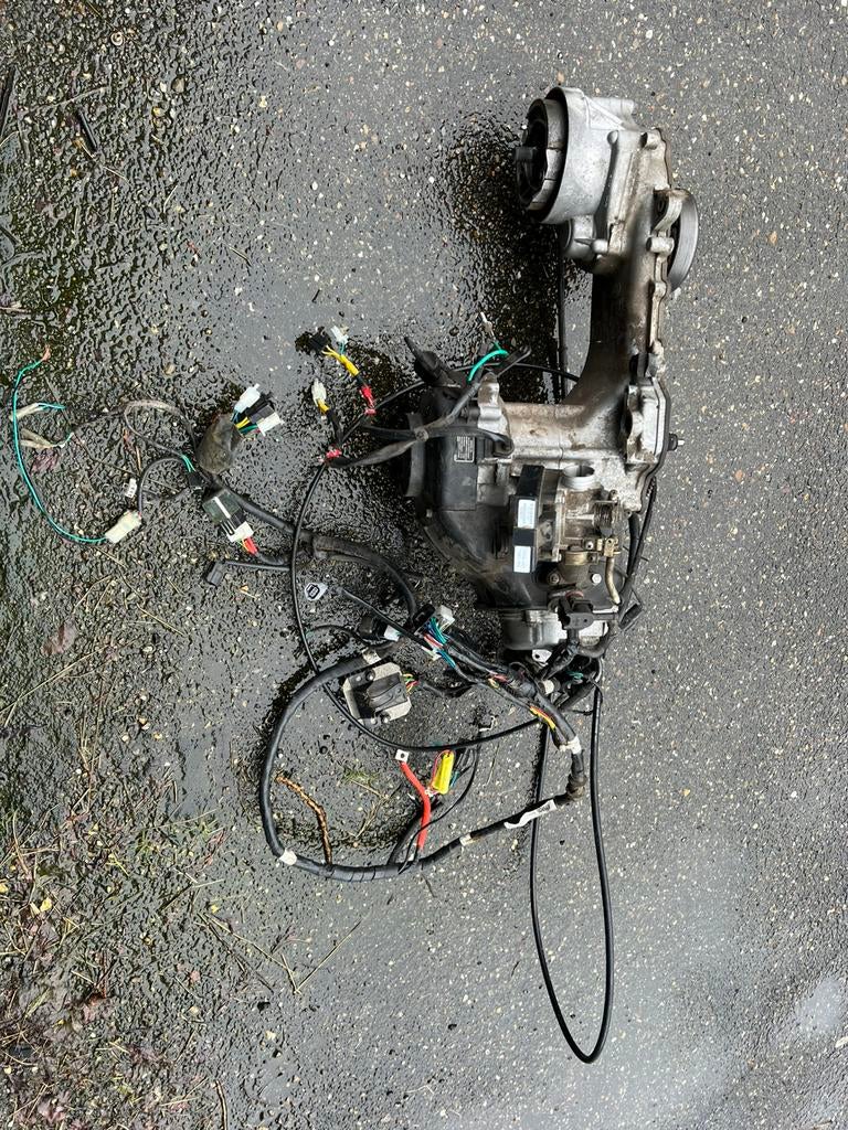 Scooter onderdelen opruiming vespa kymco sym zie fotos, Ophalen, Gebruikt