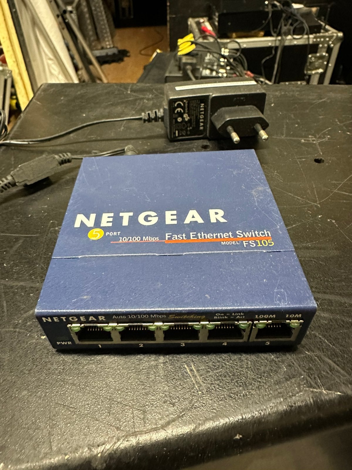 Netgear fast internet switch FS105, Computers en Software, Gebruikt, Netgear, Ophalen of Verzenden