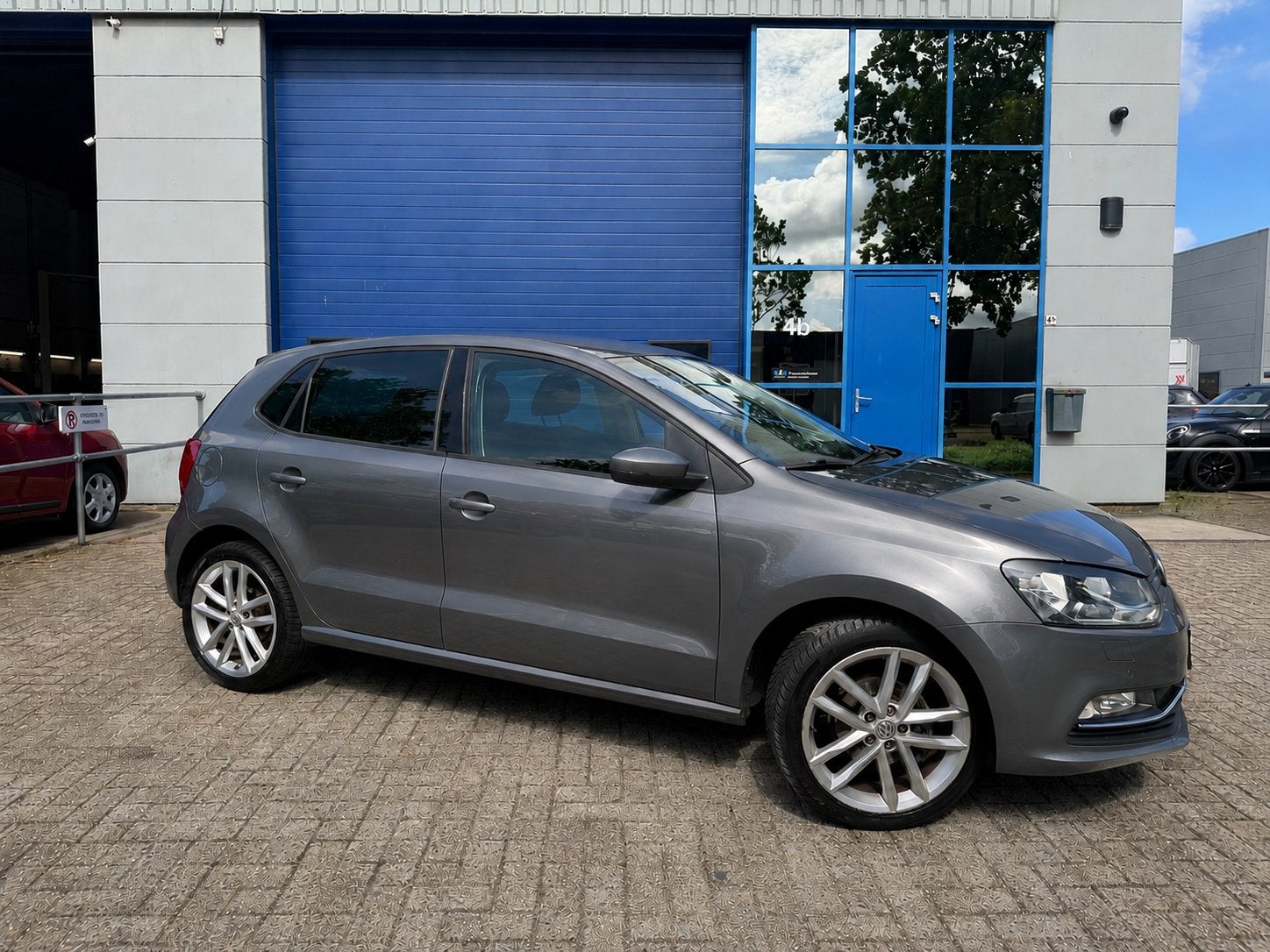 Volkswagen Polo 1.2 TSI Highline |Nwe APK| Cruise| Airco|, Stof, 4 cilinders, Bedrijf, Handgeschakeld