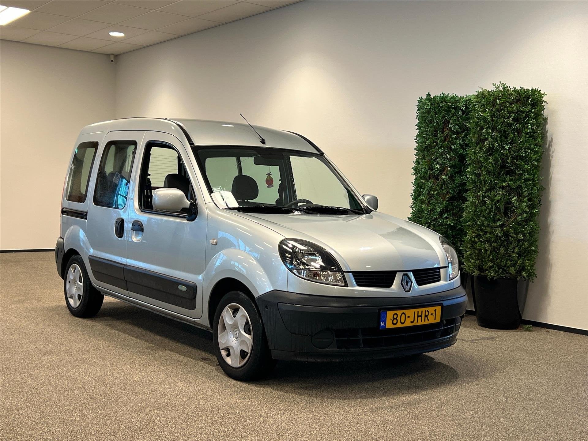 Renault Kangoo Rolstoelauto (airco), Auto's, Voorwielaandrijving, 12 maanden, Zwart, 14 km/l