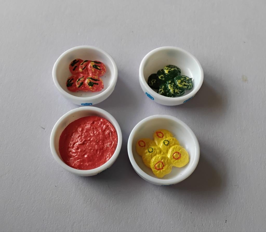4 kleine schaaltjes met eten 1:12, Verzamelen, Poppenhuizen en Toebehoren, Ophalen of Verzenden, Poppenhuis