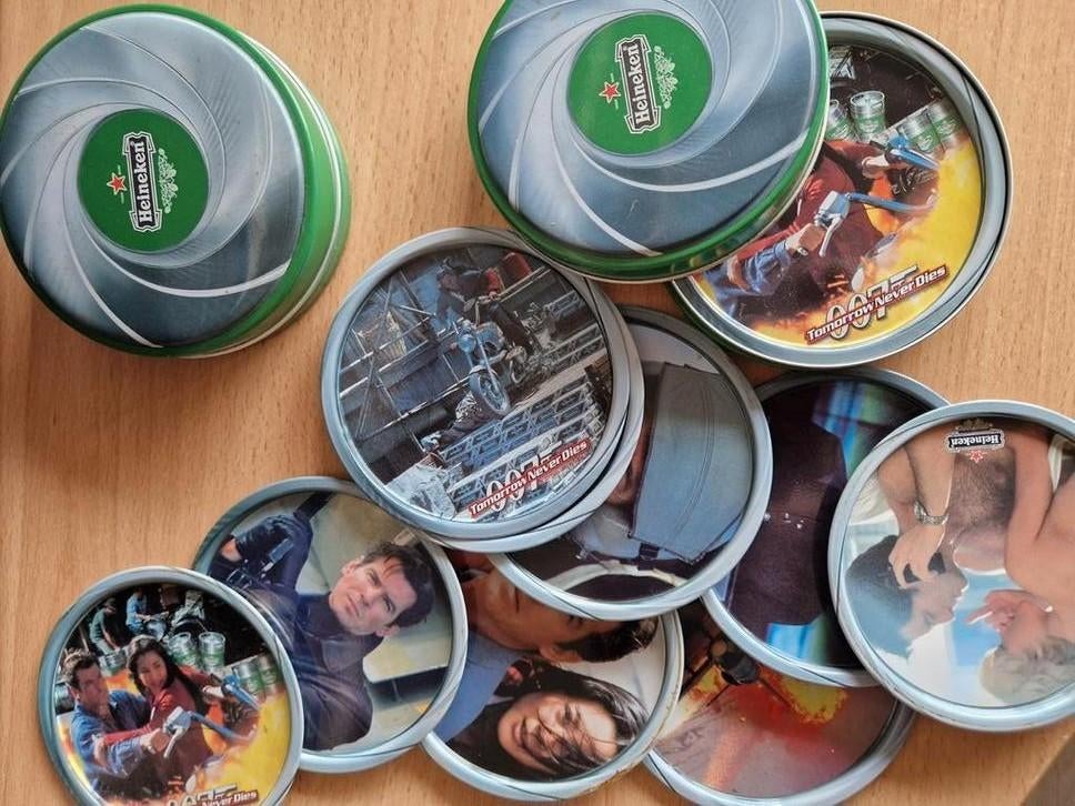 2 sets met Heineken James bond onderzetters, Ophalen, Foto of Kaart