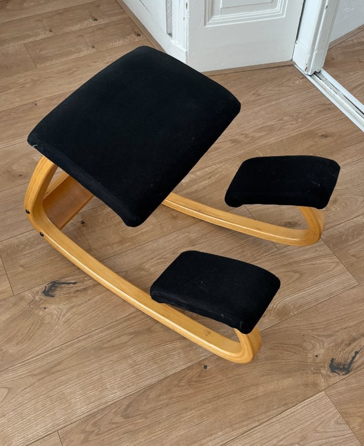 Originele Varier/Stokke Balans kniestoel bureaustoel — zwart, Huis en Inrichting, Bureaustoelen, Ophalen, Gebruikt, Zwart, Bureaukruk