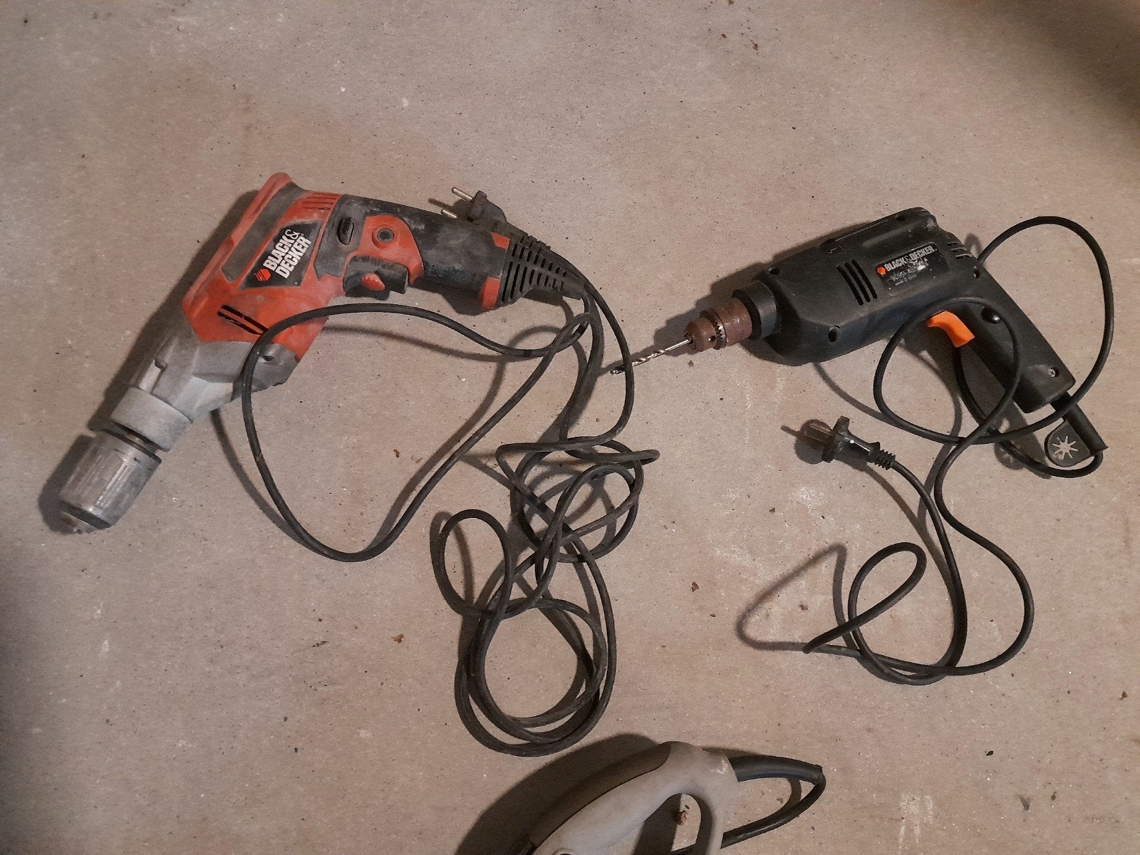 Twee Black & Decker Boormachines - BD551 & KR703, Boormachine, Ophalen of Verzenden, Klopboormechanisme, Gebruikt
