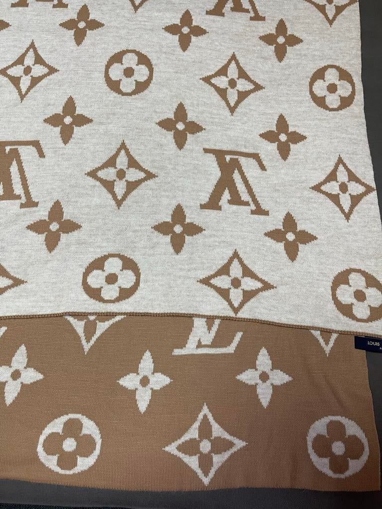 Louis Vuitton Sjaal - Monogram Patroon, Ophalen of Verzenden, Zo goed als nieuw, Sjaal