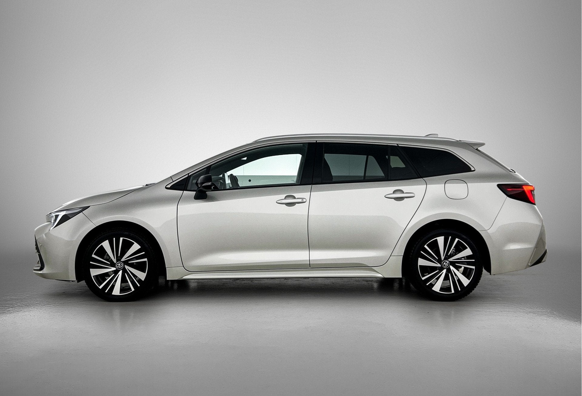 Toyota Corolla Touring Sports Hybrid 140 Dynamic | Parkeerse, Auto's, 12 maanden, 450 kg, Gebruikt, 4 cilinders