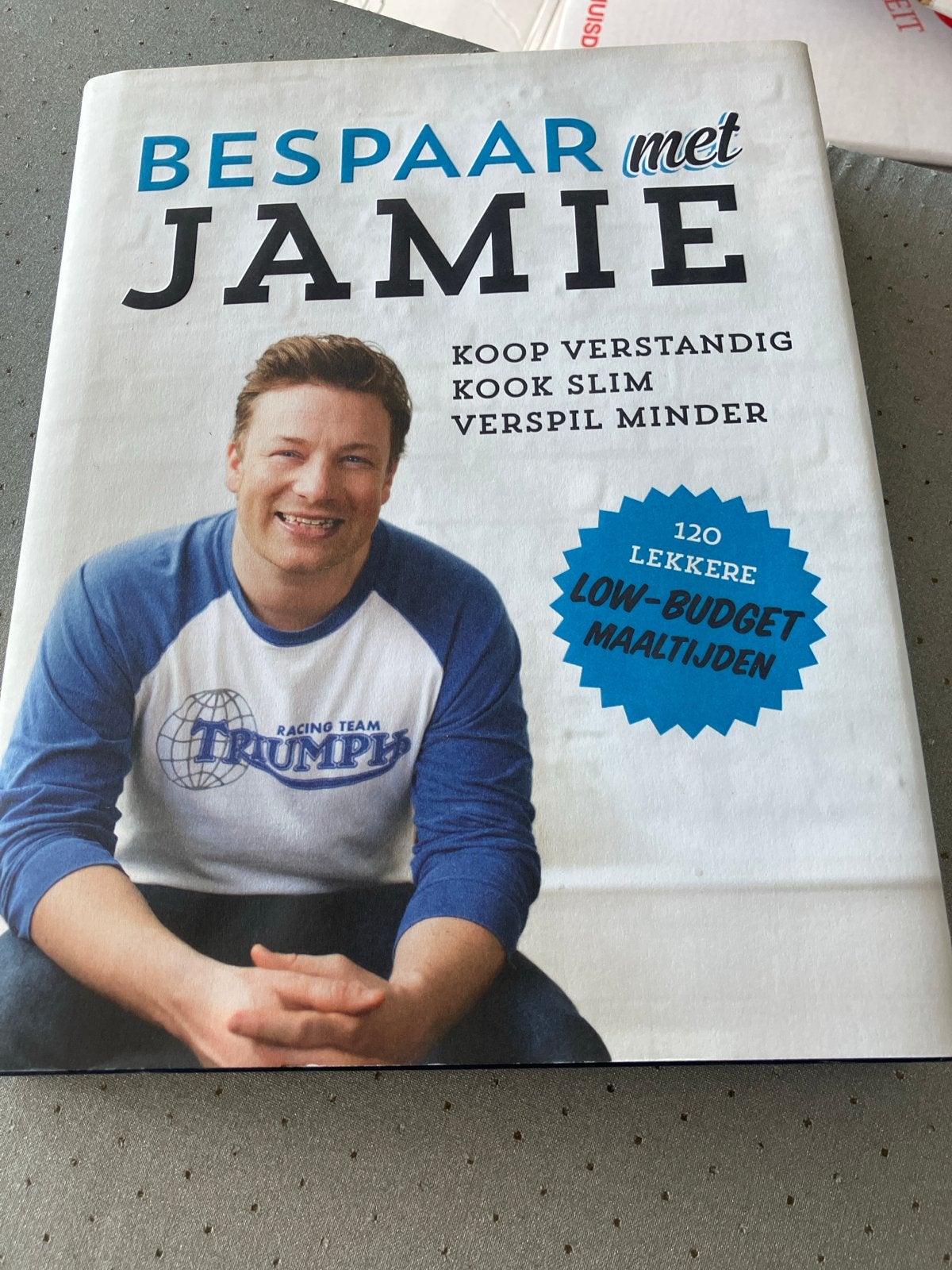 Bespaar met Jamie - Jamie Oliver kookboek, Boeken, Hoofdgerechten, Ophalen of Verzenden, Zo goed als nieuw, Europa