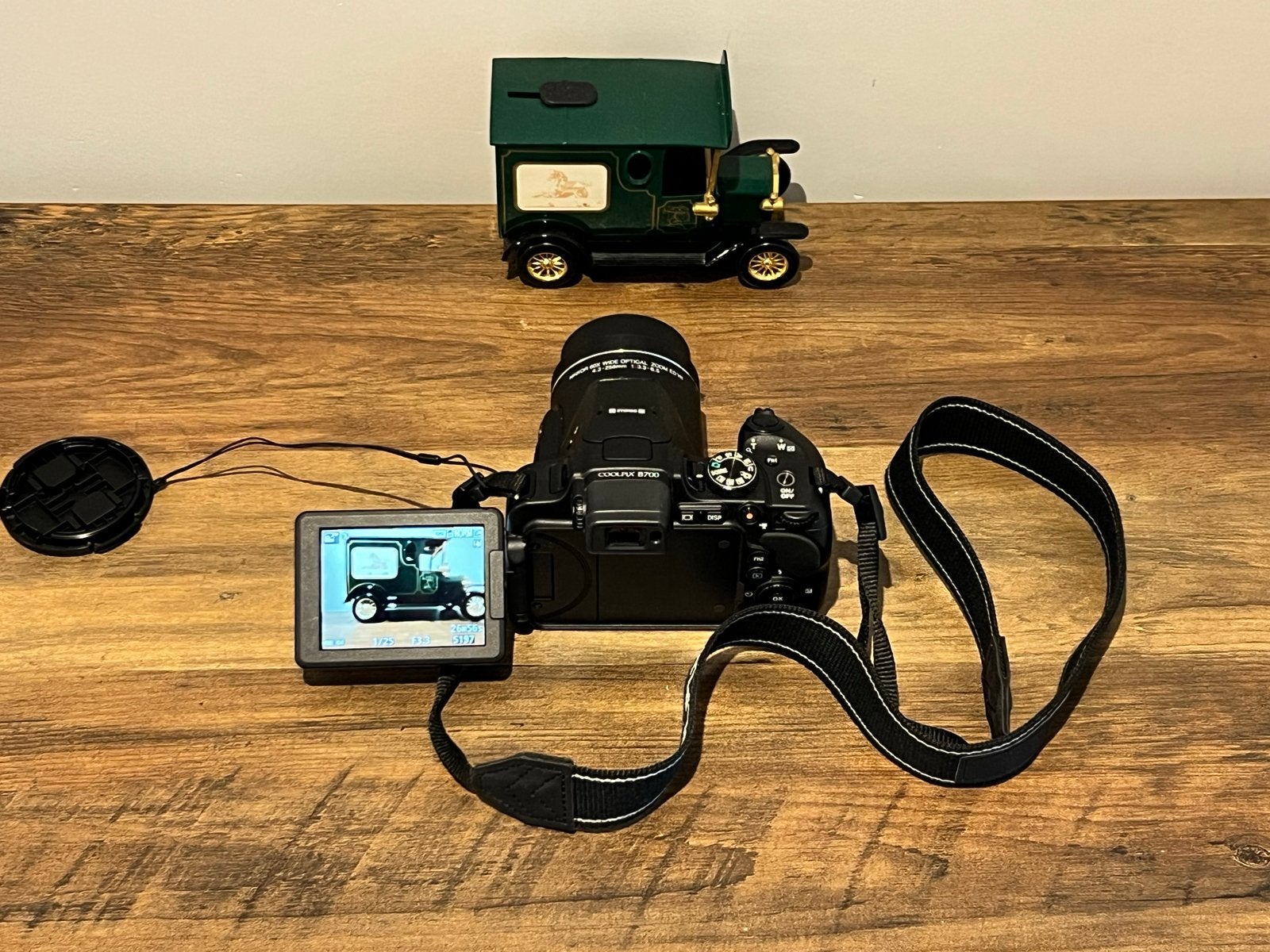 Nikon Coolpix B700 - Bridgecamera met 60x optische zoom, Beeldstabilisatie, Ophalen of Verzenden, Zo goed als nieuw, Accu