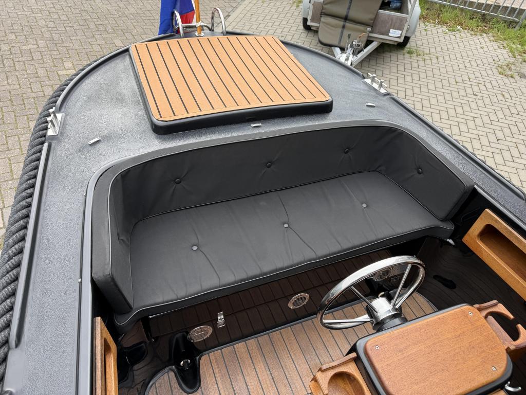 Oud Huijzer 560/575 Tender Sloep incl. Mercury 15PK 4-takt, 10 tot 30 pk, Gebruikt, Wfwatersport@botenverhuurhoorn.nl, Nijverheidsweg 3F Grootebroek