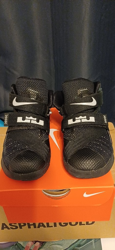 NIKE LEBRON, Ophalen, Sportschoenen, Zo goed als nieuw, Nike