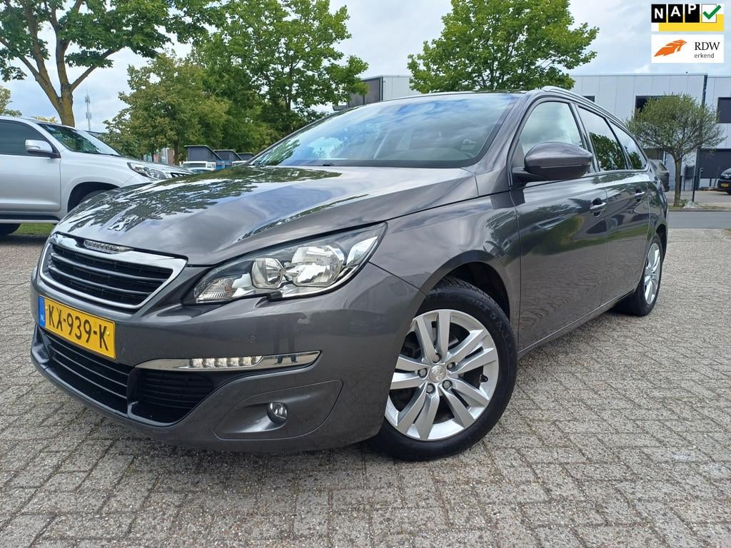Peugeot 308 SW 1.2 PureTech Blue Lease Executive NAVI/CAMERA, Voorwielaandrijving, Stof, Gebruikt, Euro 6