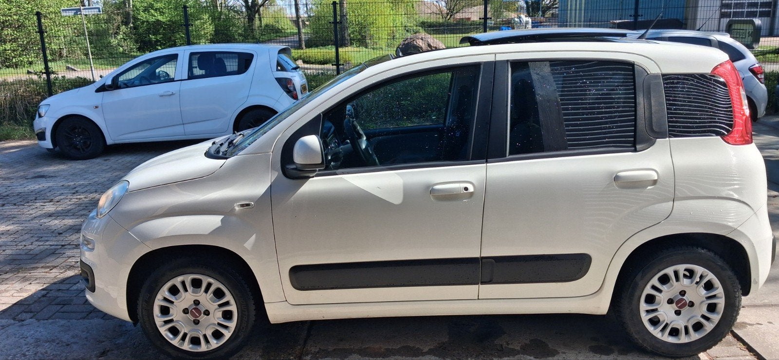 Fiat Panda Twinair 85 2012 Wit panoramadak airco navigatie, Voorwielaandrijving, Stof, 40 €/maand, Panda