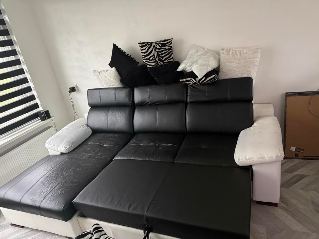 Zwart-witte hoekbank gratis om op te halen, Huis en Inrichting, Banken | Bankstellen, 250 tot 300 cm, Gebruikt, 125 tot 150 cm