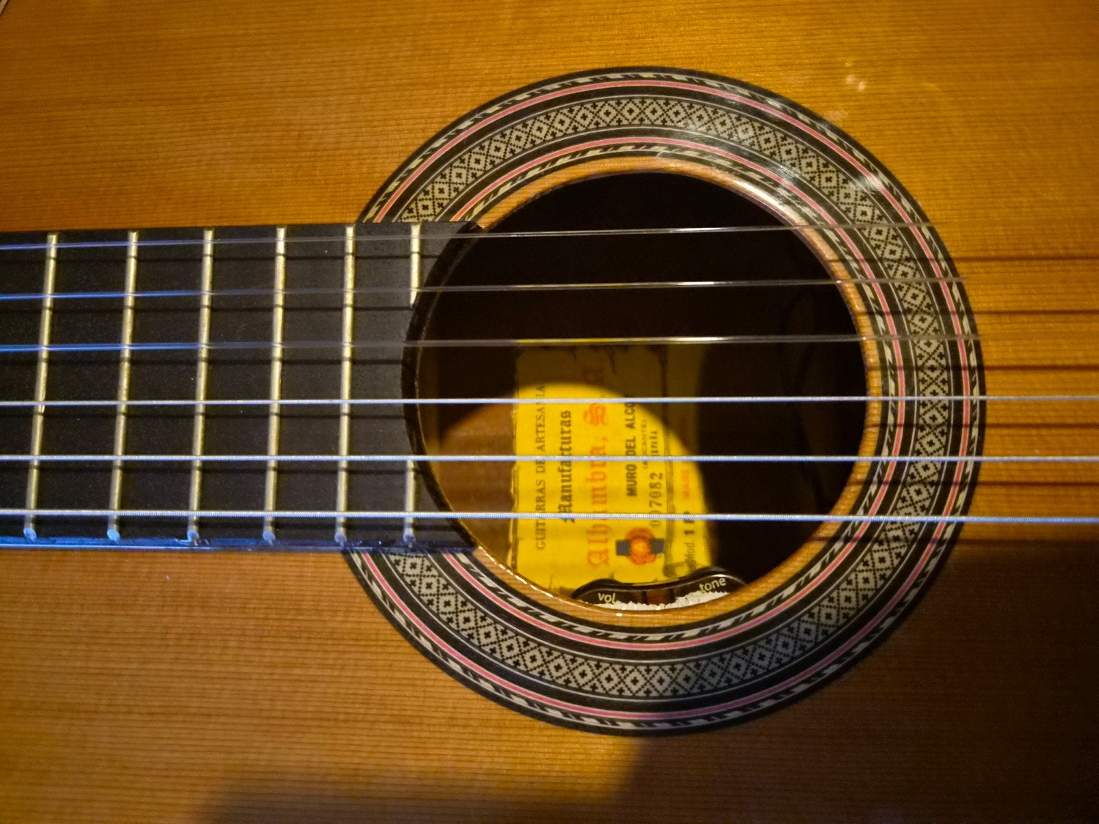 Alhambra 1P (oud model) met L.R. Baggs VTC actief systeem, Ophalen of Verzenden