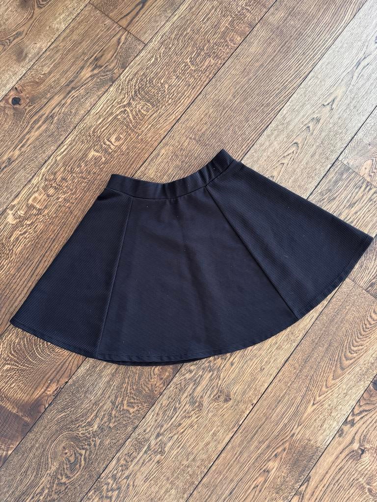 Zwart geribbeld skaterrokje | H&M | Maat M, Maat 38/40 (M), Zwart, Ophalen of Verzenden, Zo goed als nieuw