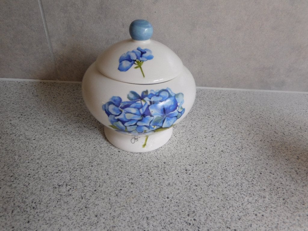 Suikerpot Hortensia JET by ter Steege, Huis en Inrichting, Overige typen, Ophalen of Verzenden, Zo goed als nieuw, Overige stijlen