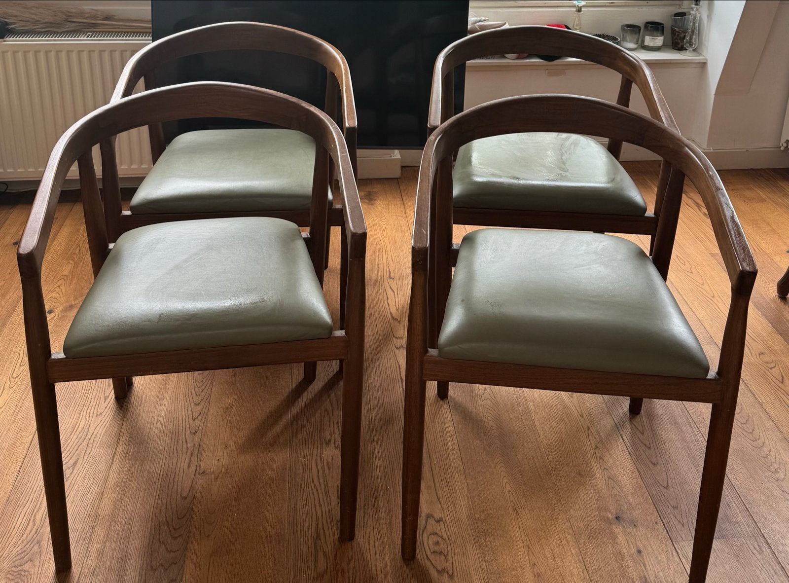 Japandi Sklum eetkamerstoelen, Gebruikt, Overige kleuren, Ophalen of Verzenden, Vier