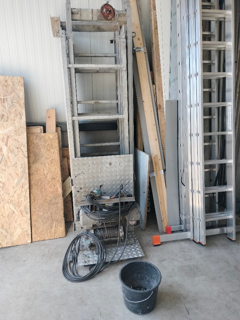 Pannenlift/ Gevellift, Ophalen, Gebruikt, Elektrisch
