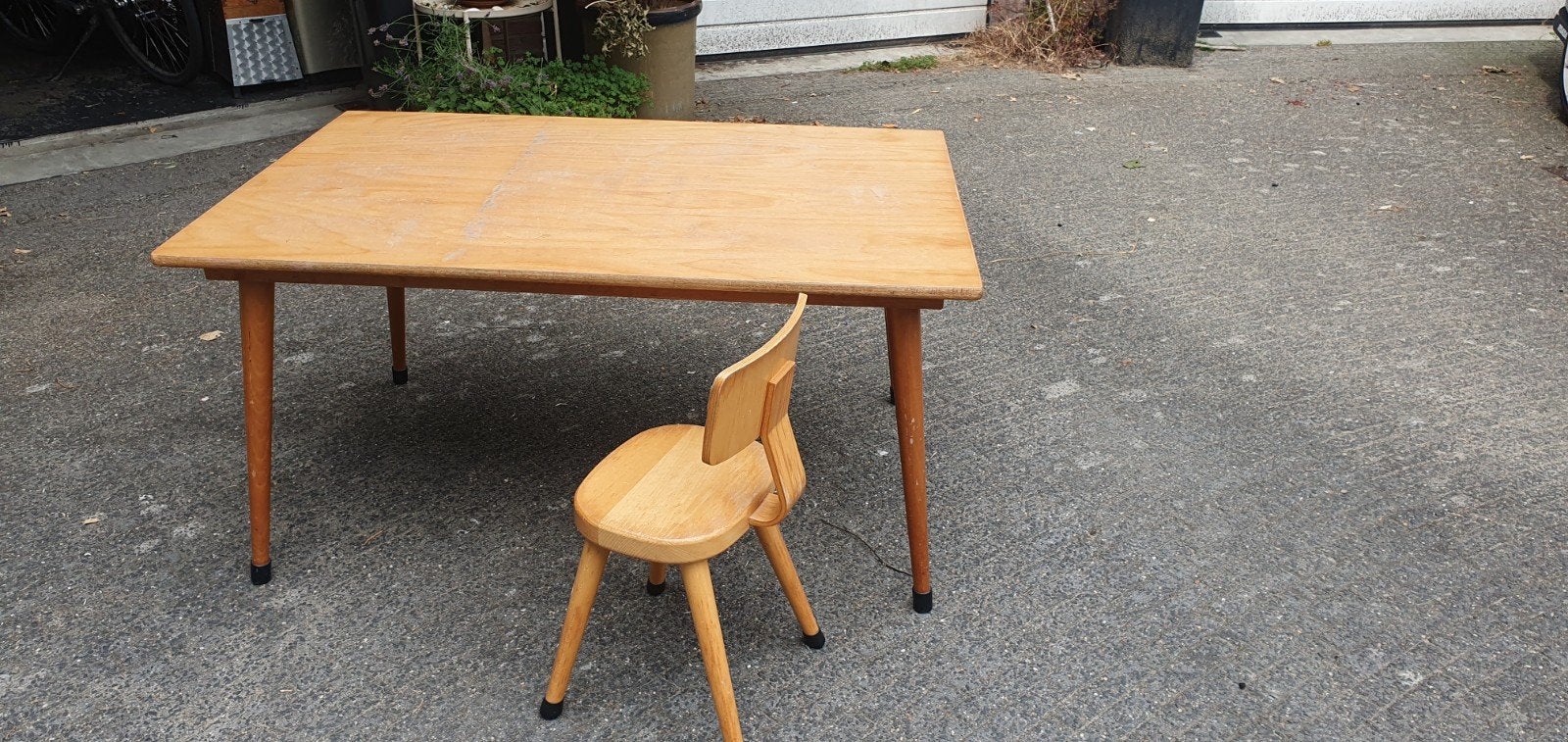 Kleuter tafel retro vintage, Kinderen en Baby's, Kinderkamer | Tafels en Stoelen, Ophalen, Gebruikt, Tafel(s) en Stoel(en)