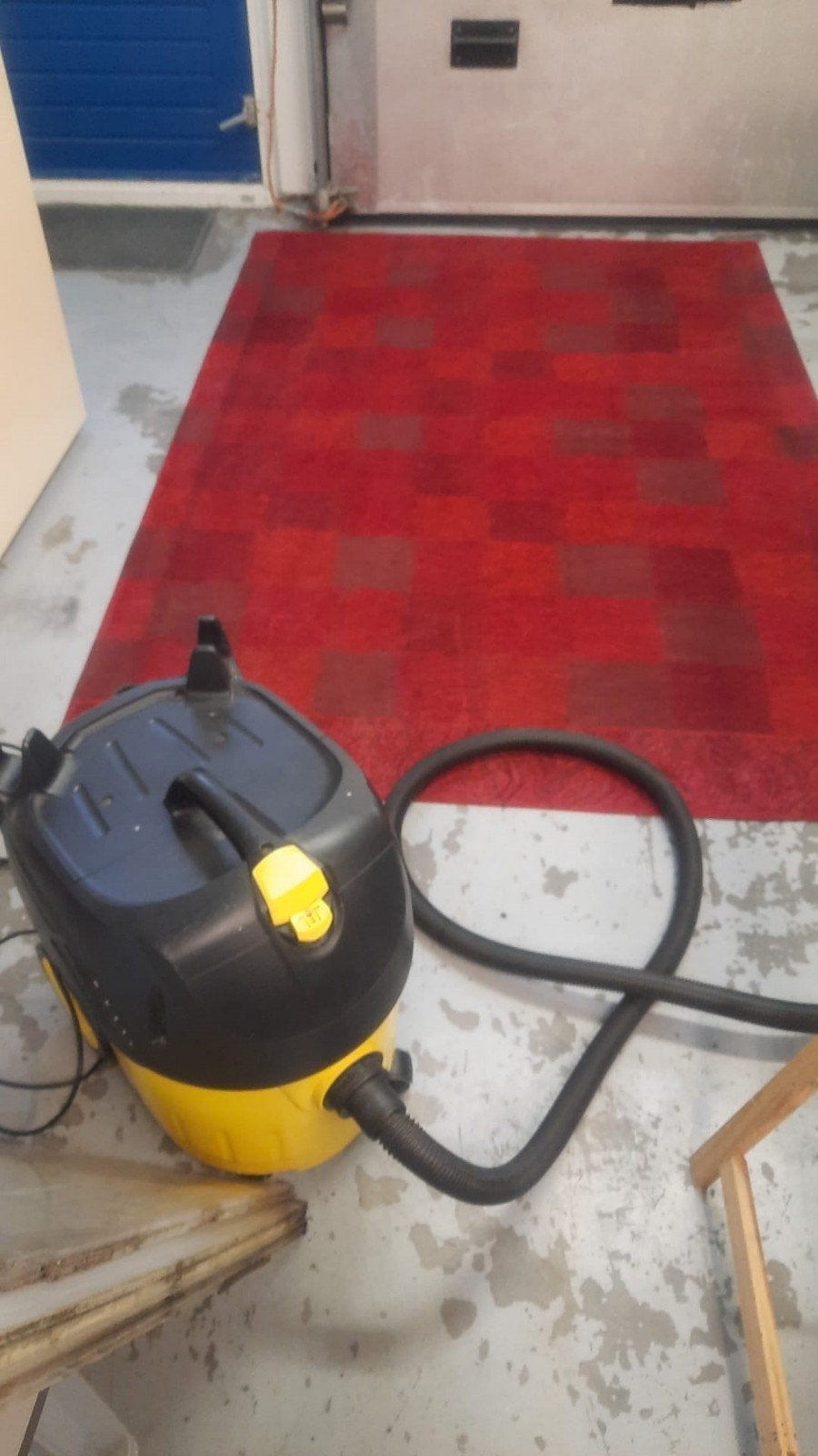 Rood vloerkleed met blokpatroon- bieden maar, Ophalen, Gebruikt, 150 tot 200 cm, 200 cm of meer