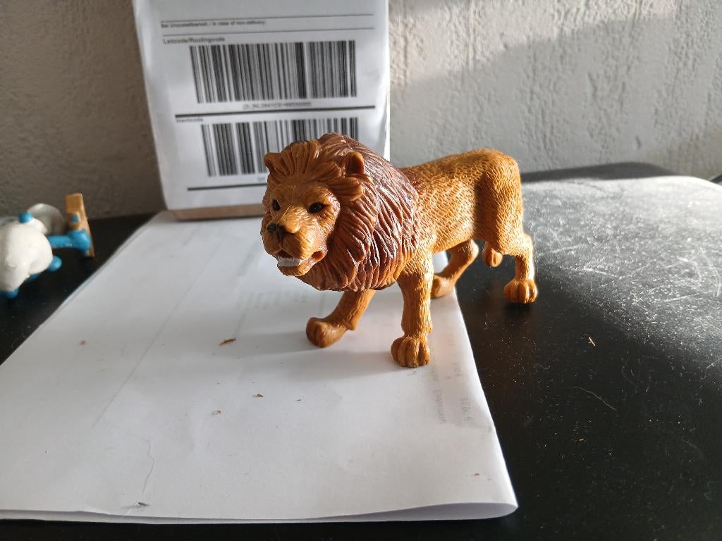 Leeuw dierfiguur (geen Schleich wel mooi), Ophalen of Verzenden, Zo goed als nieuw, Wild dier, Beeldje of Figuurtje