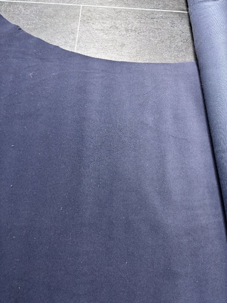 1.6m+ F4L Groove (Trevira/Velours) Navy Meubelstof, Hobby en Vrije tijd, Stoffen en Lappen, Overige materialen, Blauw, 120 cm of meer