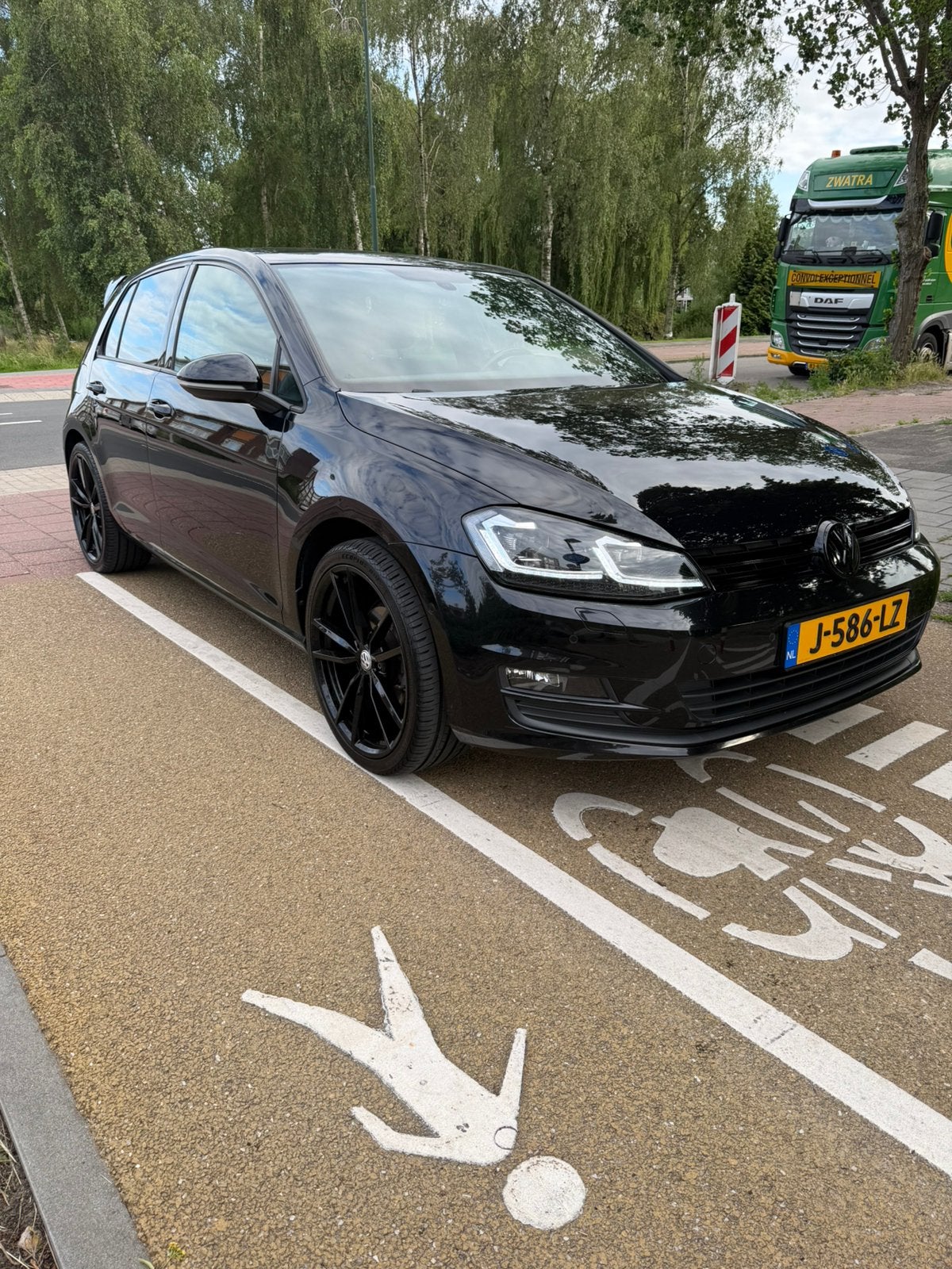 Volkswagen Golf 7 5D DSG 2014 Zwart automaat, Auto's, Zwart, 4 cilinders, Overige bekleding, 620 kg