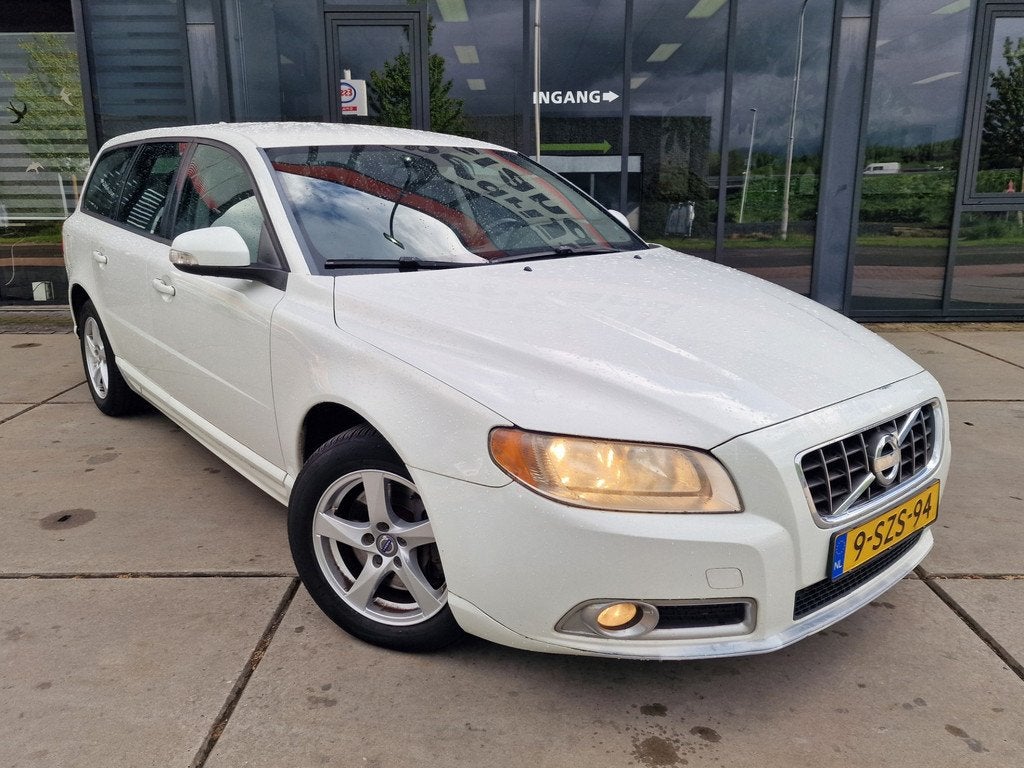 Volvo V70 2.4 d5 Kinetic - Clima - Cruise -, Auto's, Zwart, Wit, V70, Diesel