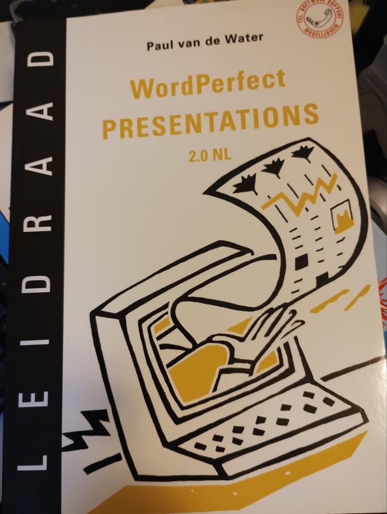 WordPerfect Presentations 2.0 NL - Paul van de Water (1993), Ophalen of Verzenden, Gelezen, Software, Paul van de Water