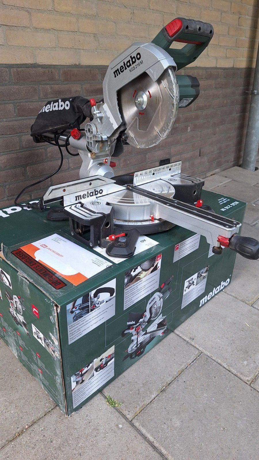 Metabo KGS 216 M Afkortzaag - Zo goed als nieuw, 70 mm of meer, Ophalen of Verzenden, Zo goed als nieuw, Afkortzaag