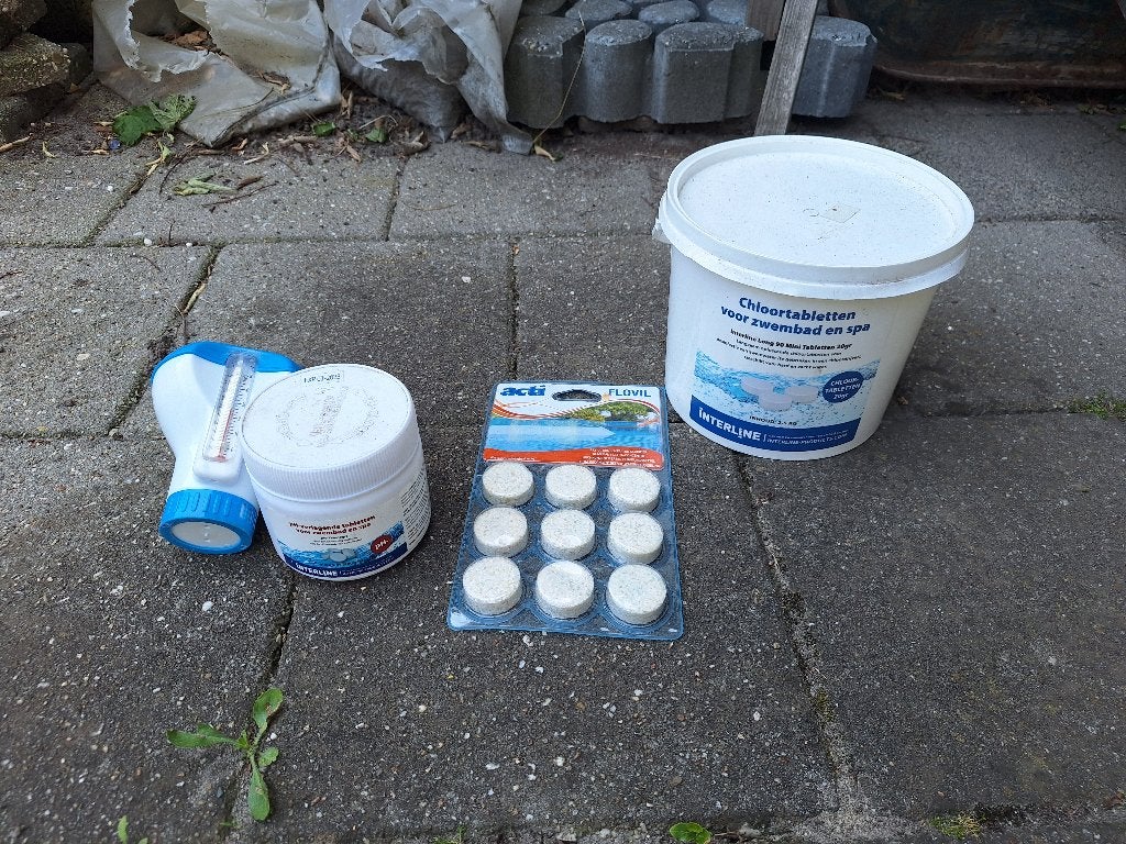 Chloortabletten, Tuin en Terras, Ophalen, Zo goed als nieuw, Reinigingsmiddel