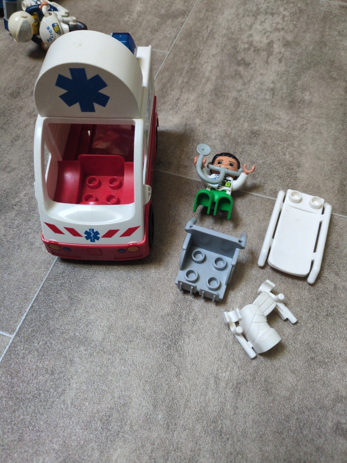 Lego Duplo Ambulance met dokter en brancard, Inclusief minifiguren, Gebruikt, Overige thema's, Lego