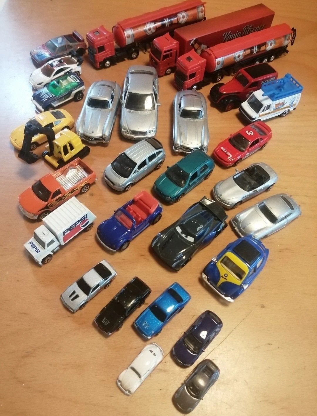 29st Modelauto's Vrachtwagens schaal 1:87 -1:43 verzameling, Verzenden, Gebruikt, Auto