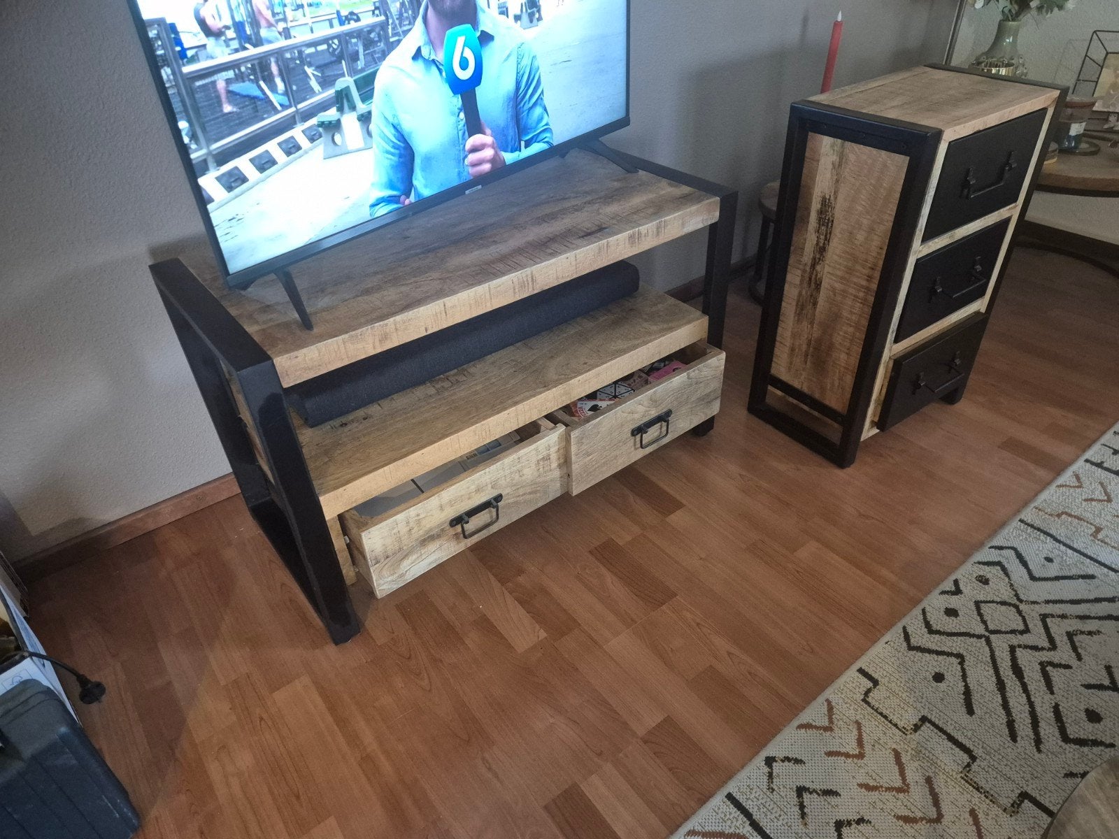 Tv kast, Ophalen, Zo goed als nieuw, 25 tot 50 cm, Minder dan 100 cm