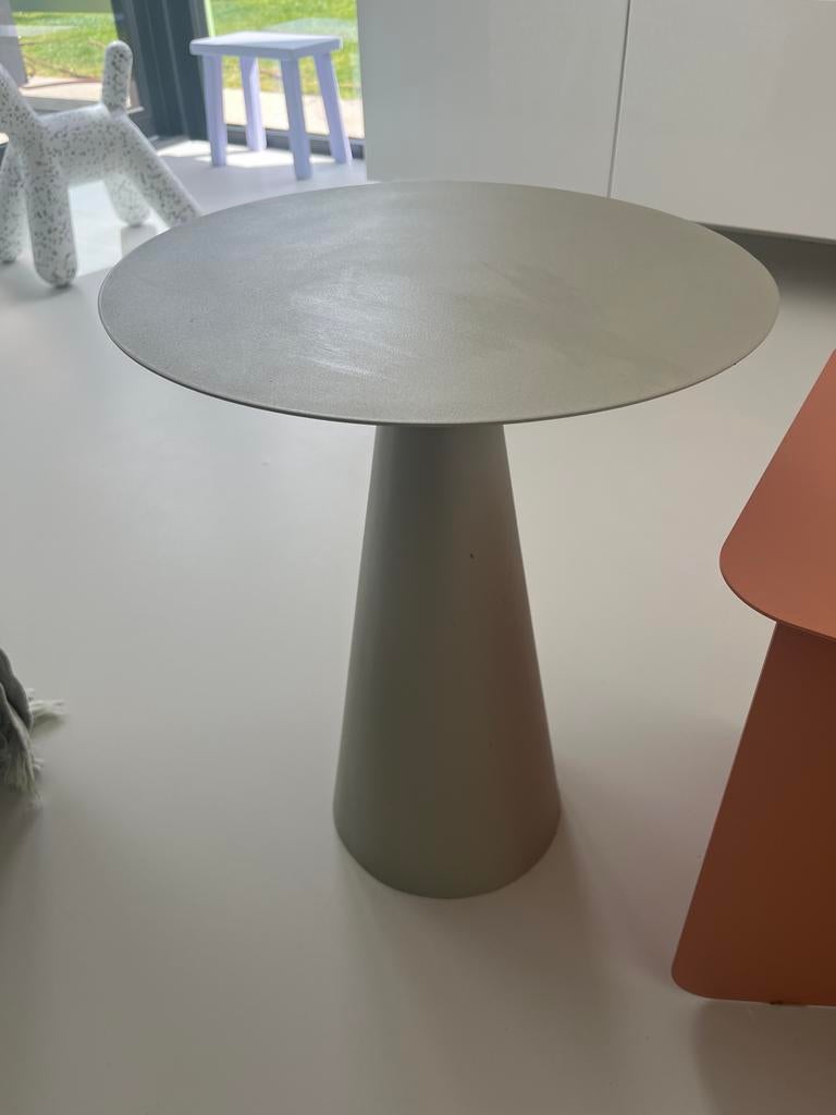Karwei bijzettafel metaal - Stijlvol en modern, Minder dan 55 cm, Gebruikt, Metaal of Aluminium, Rond