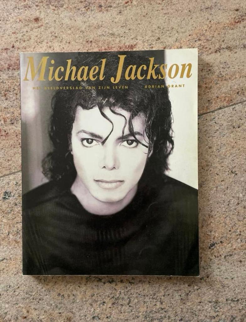 Boek Michael Jackson - Het Beeldverslag van zijn leven, Ophalen