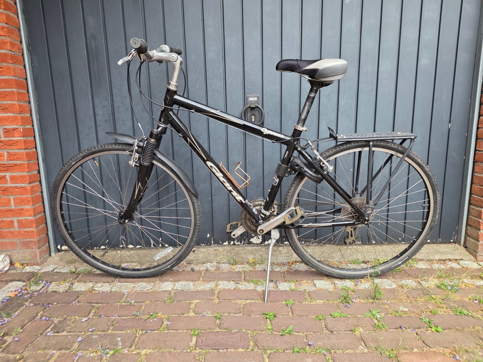 Giant Aluxx citybike, Ophalen, Gebruikt, Velgrem, Versnellingen