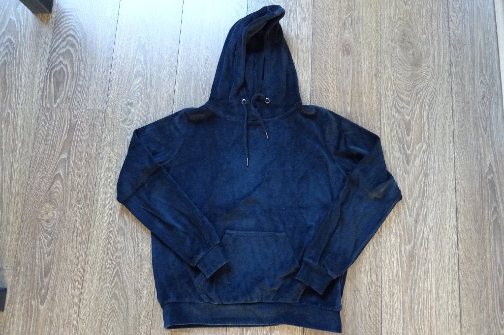 Zwarte velourse hoodie maat S Anti Blue, Kleding | Dames, Truien en Vesten, Anti Blue, Zwart, Ophalen of Verzenden, Zo goed als nieuw