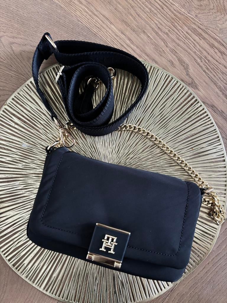 Crossbody vag Tommy hilfiger, Sieraden, Tassen en Uiterlijk, Tassen | Damestassen, Ophalen of Verzenden, Nieuw, Zwart, Schoudertasje
