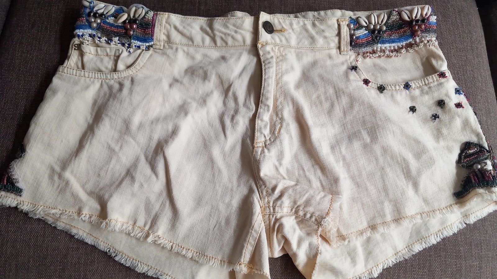 Supertrash Pam shorts / korte broek met kralen en schelpen, Kleding | Dames, Beige, Maat 42/44 (L), Ophalen of Verzenden, Zo goed als nieuw