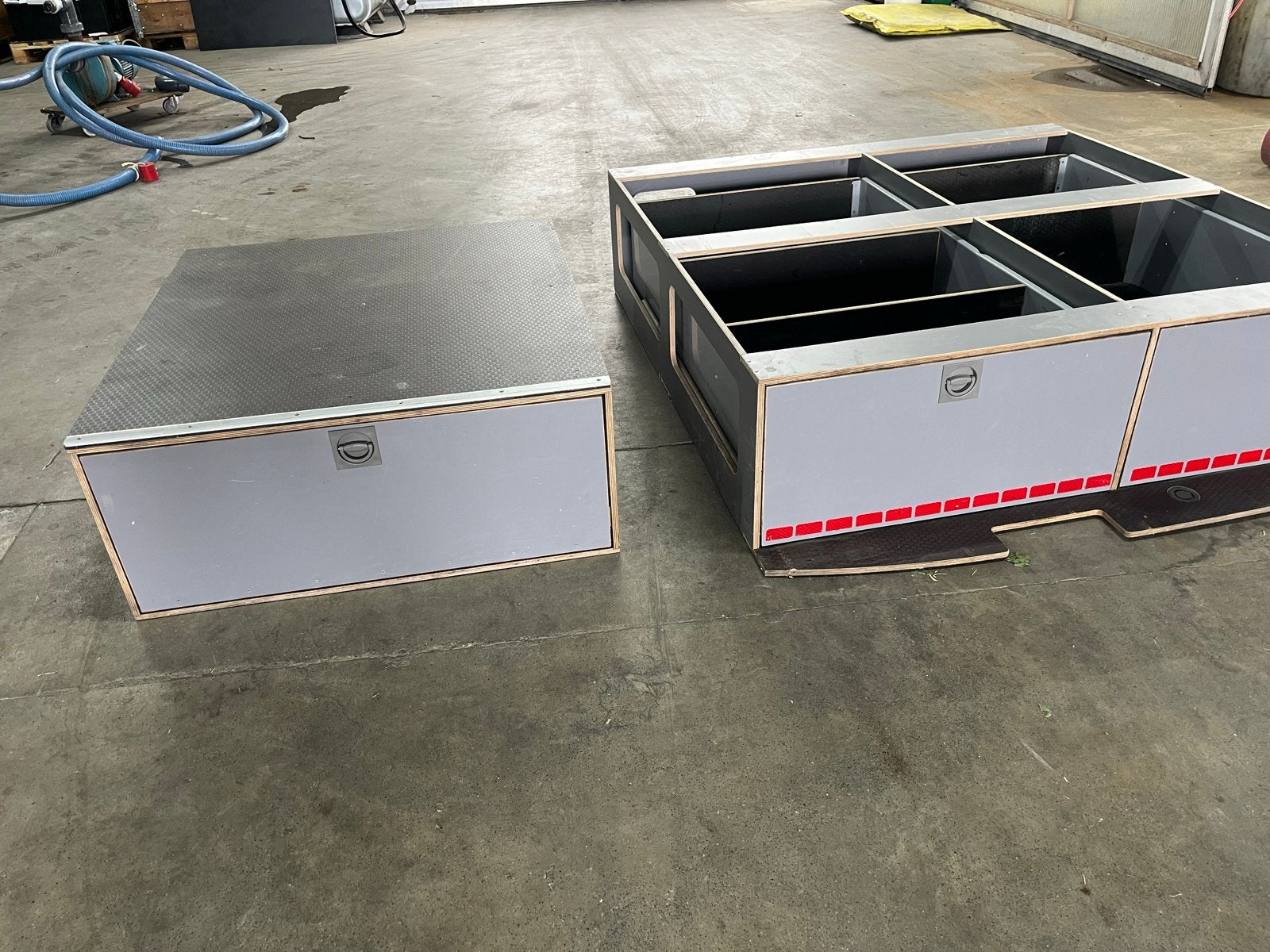 Vloerlades voor bedrijfswageninrichting, Auto-onderdelen, Interieur en Bekleding, Ophalen, Gebruikt, Universele onderdelen