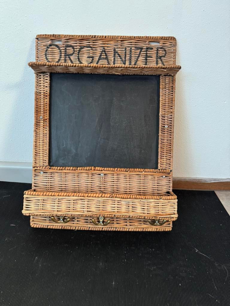 Rieten organiser met haakjes, Ophalen, Zo goed als nieuw