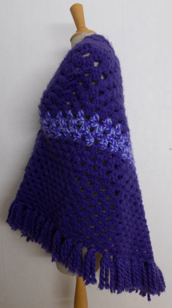 Handgemaakte paarse poncho/stola/omslagdoek, Verzenden, Zo goed als nieuw, Maat 42/44 (L), Paars
