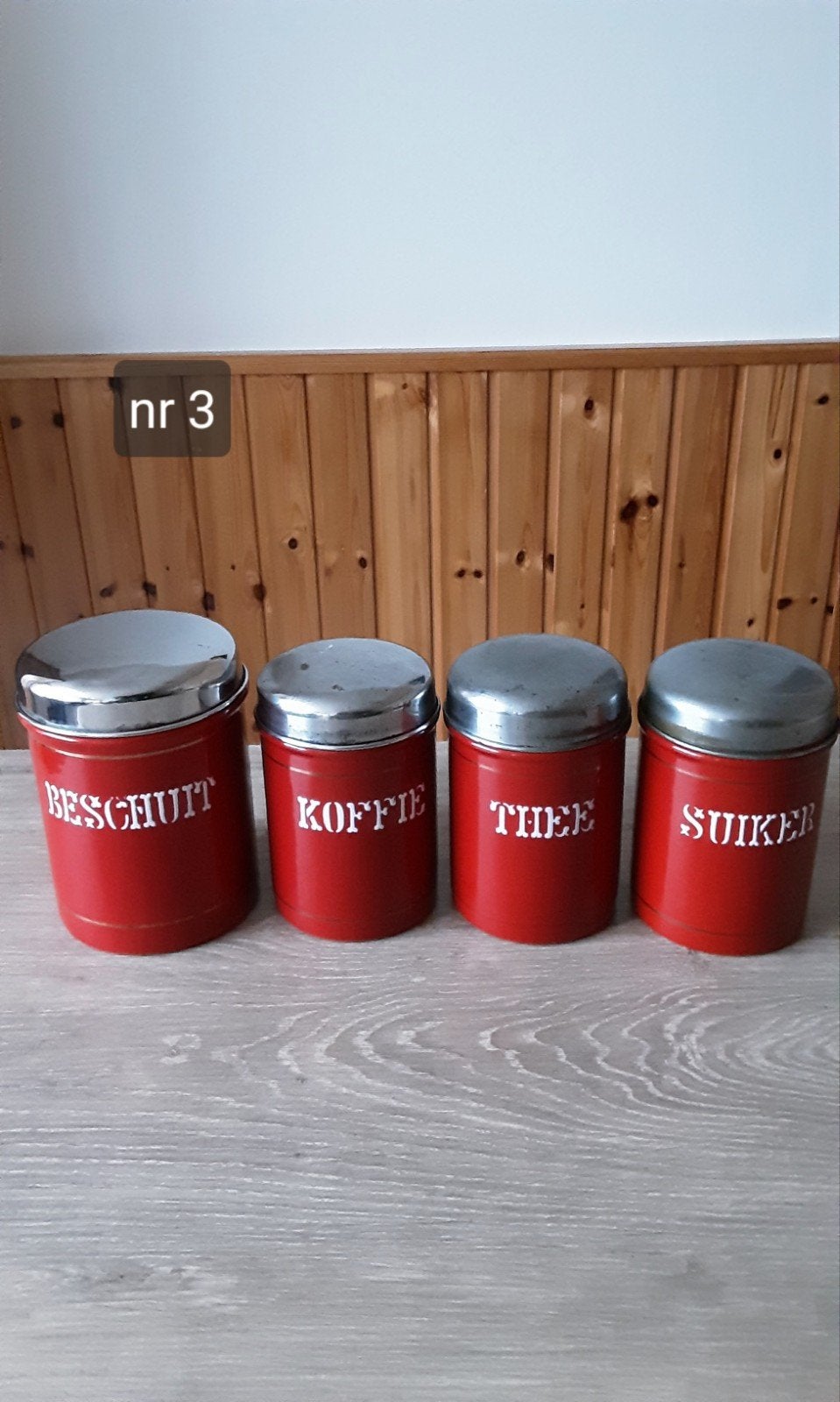 EMAILLE RODE BUSSENSET MET GOUDEN BIES VAN BK., Ophalen of Verzenden