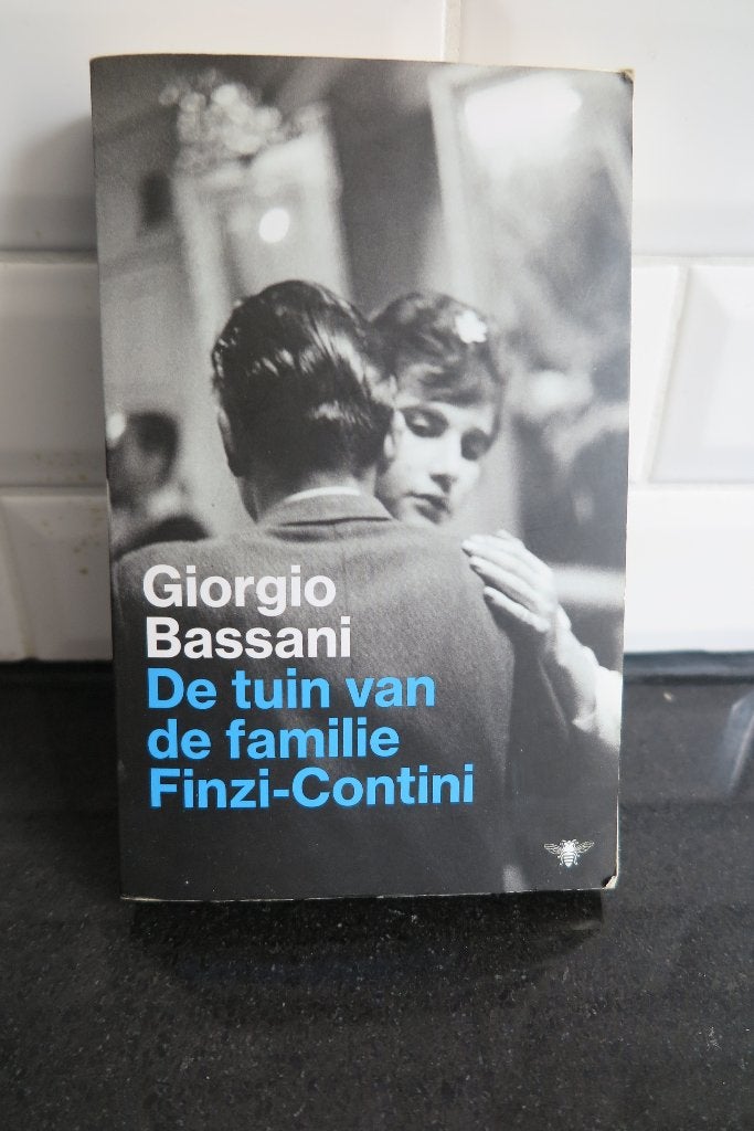 Giorgio Bassani de tuin van de familie Finzi-contini, Boeken, 19e eeuw, Europa, Ophalen of Verzenden, Zo goed als nieuw