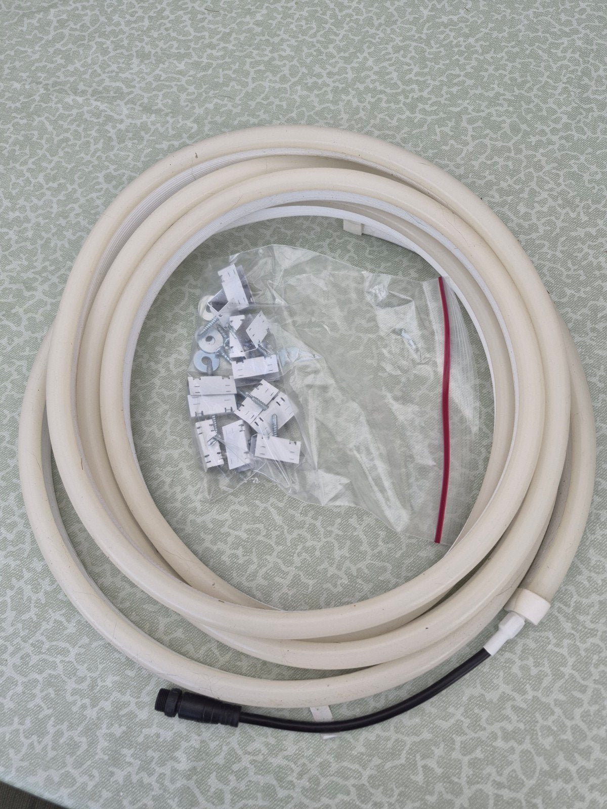 LED strip met bevestigingsmateriaal, Huis en Inrichting, Ophalen, Nieuw