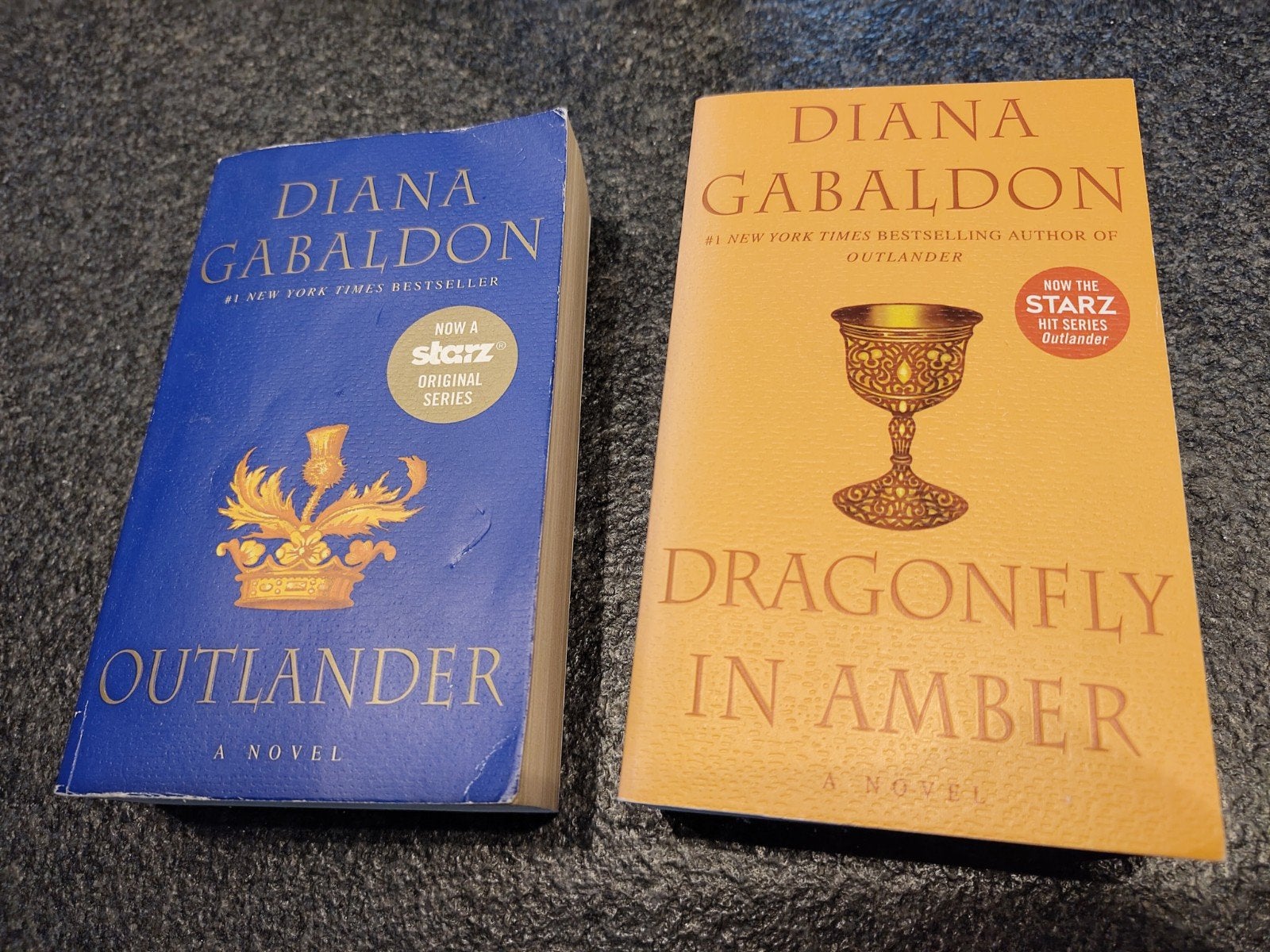 DIANA GABALDON - OUTLANDER en DRAGONFLY IN AMBER, Boeken, Ophalen of Verzenden, Zo goed als nieuw, DIANA GABALDON